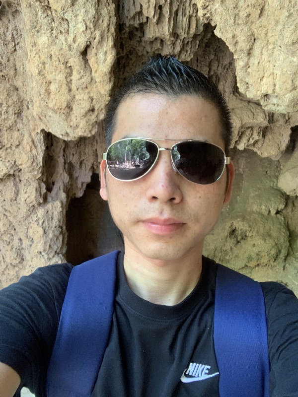 高兴的第一张照片--石狮征婚网