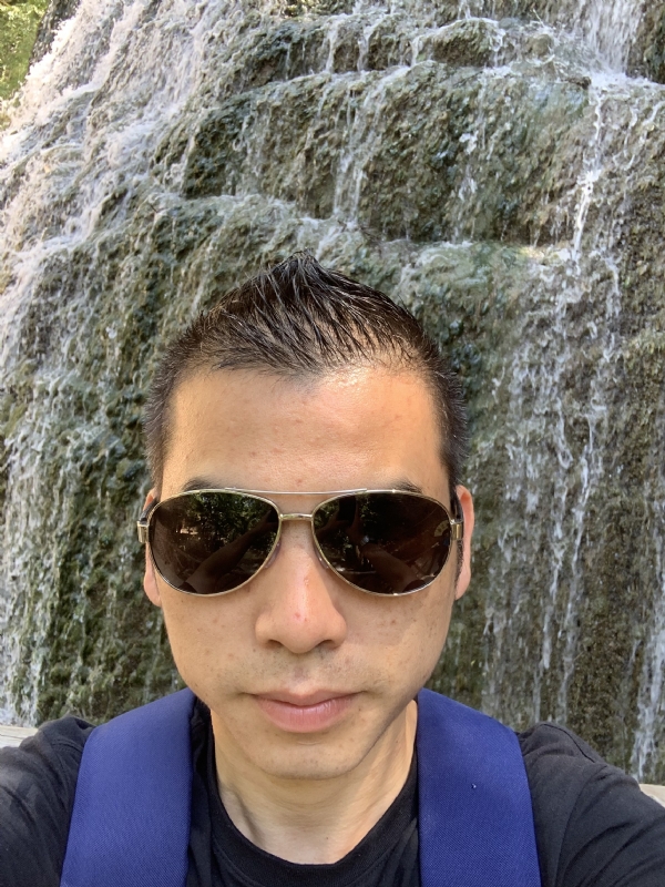 高兴的第二张照片--石狮征婚网