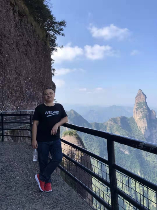 不杵于物的第一张照片--石狮征婚网