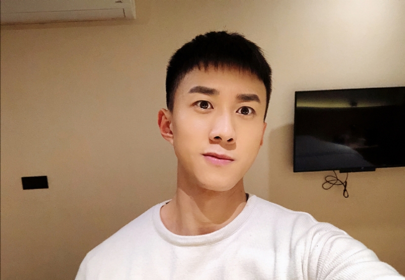 有钱就有钞能力的第一张照片--石狮征婚网