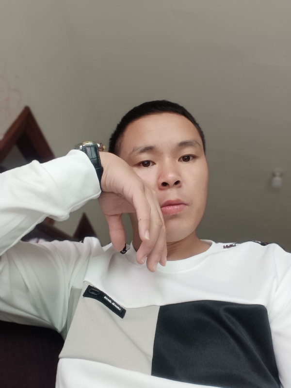 冷漠的第一张照片--石狮征婚网