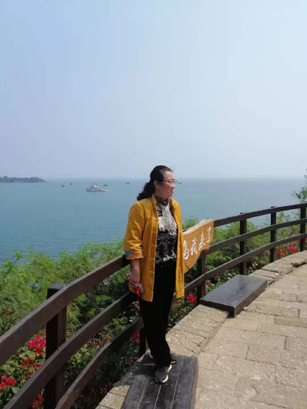 曦若半秋的第一张照片--石狮征婚网