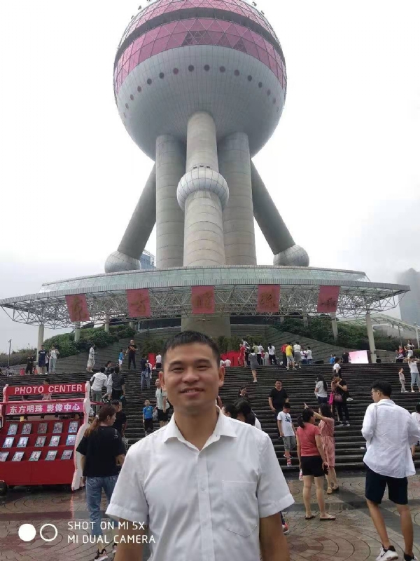 小猫吃老鼠的第一张照片--石狮征婚网