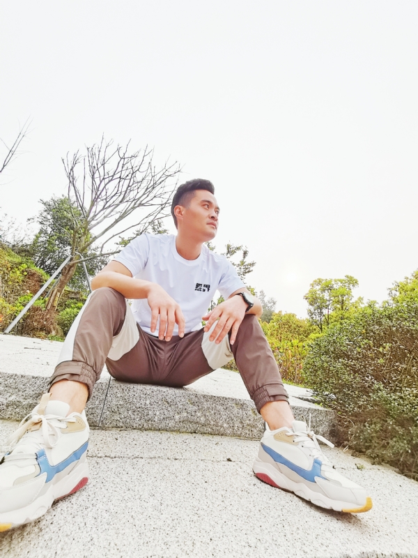 一个人，干净利落的第一张照片--石狮征婚网