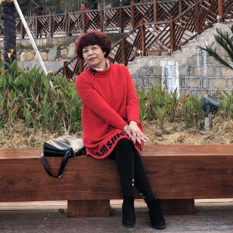 诗琴画意的第一张照片--石狮征婚网