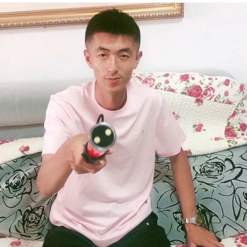 转身留下孤独的她的第一张照片--石狮征婚网