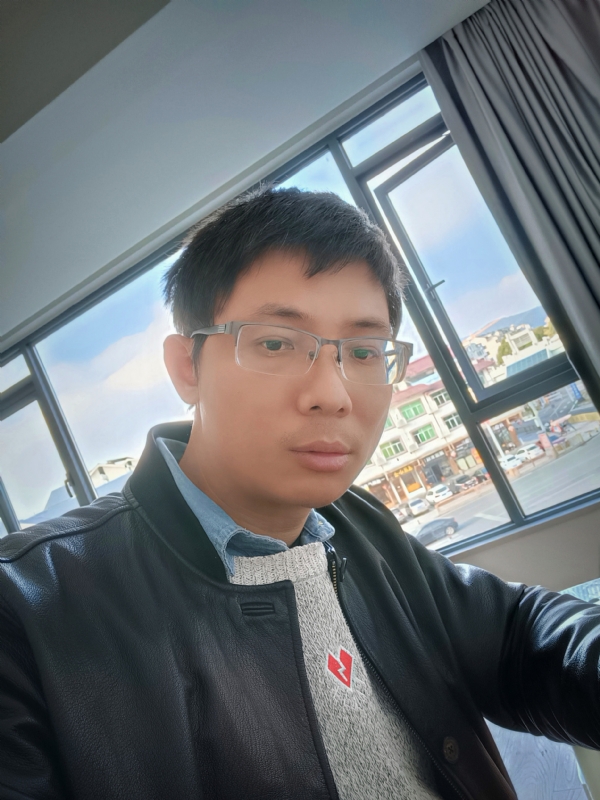 也许只是缺少一个拥抱的第二张照片--石狮征婚网