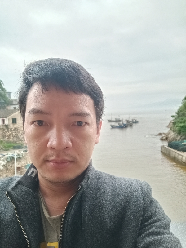 啊亮的第一张照片--石狮征婚网