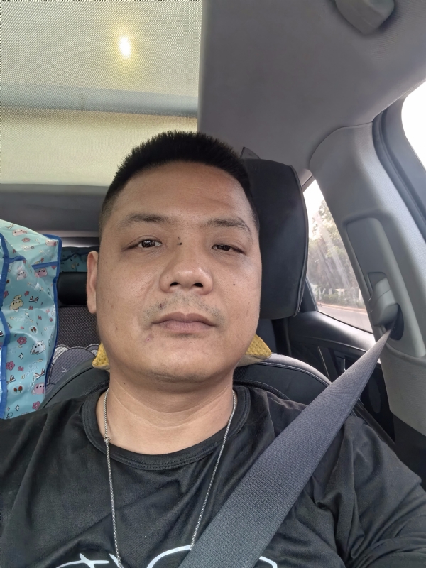 卖电池的大叔的第一张照片--石狮征婚网